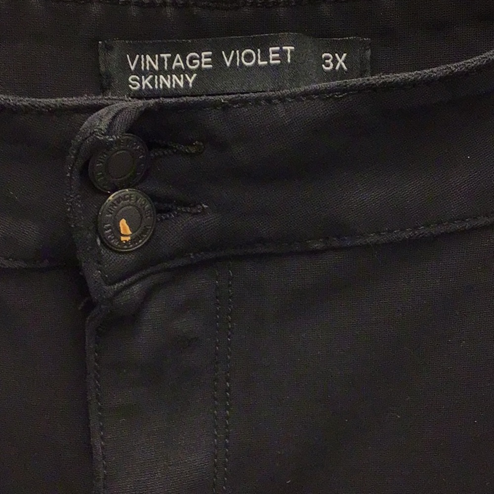 Basic black capris - Picture 3 of 3